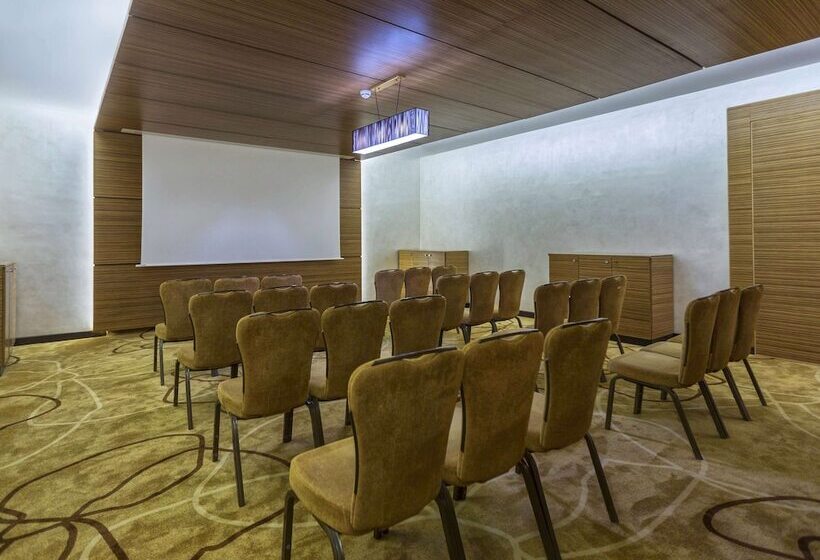 Mövenpick Hotel Du Lac Tunis