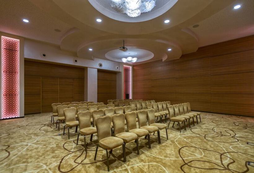 Mövenpick Hotel Du Lac Tunis