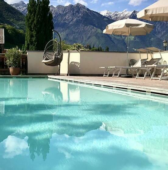 בית מלון כפרי Pension Golser