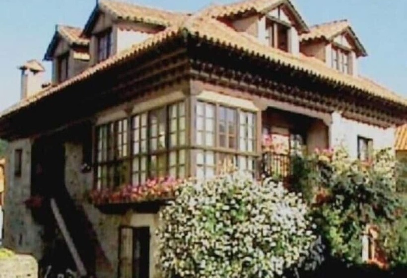 هتل Posada La Casona De Ucieda