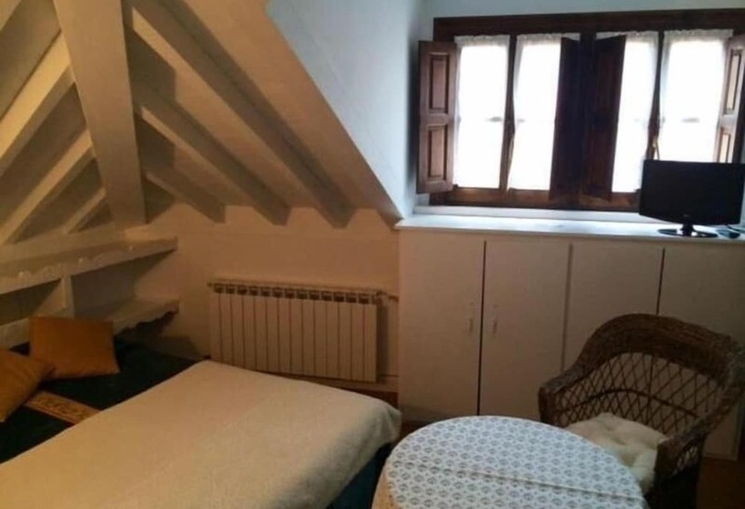 هتل Posada La Casona De Ucieda