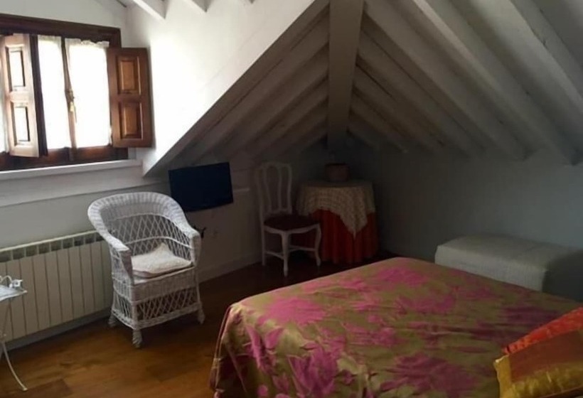 هتل Posada La Casona De Ucieda