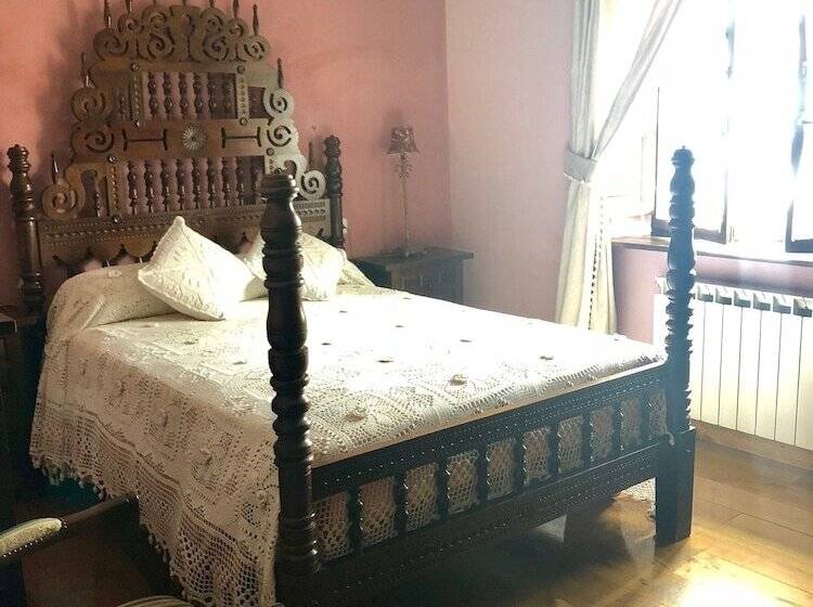 هتل Posada La Casona De Ucieda