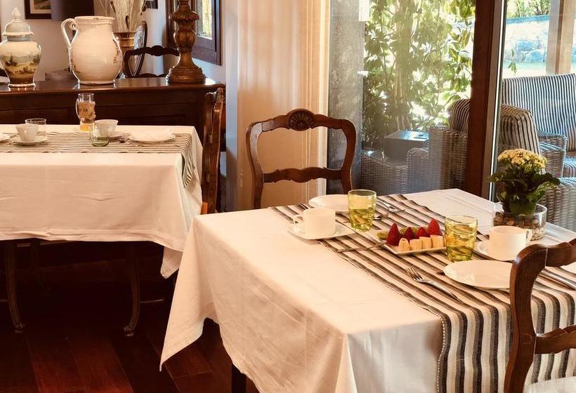 فندق Reina Adosinda