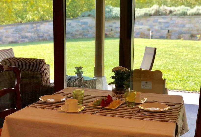 فندق Reina Adosinda