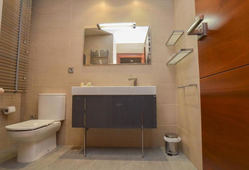 فندق Reina Adosinda