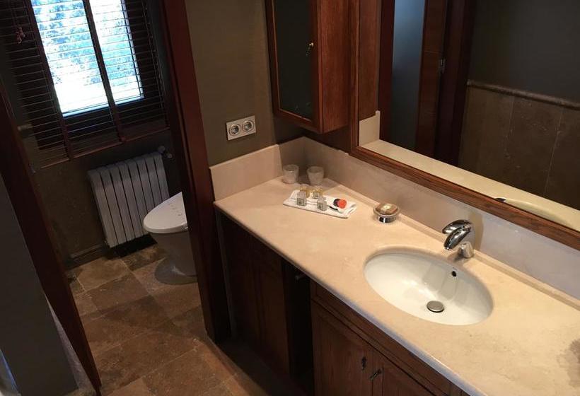 فندق Reina Adosinda