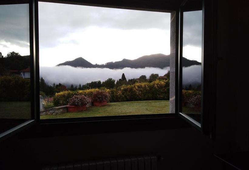 فندق Reina Adosinda