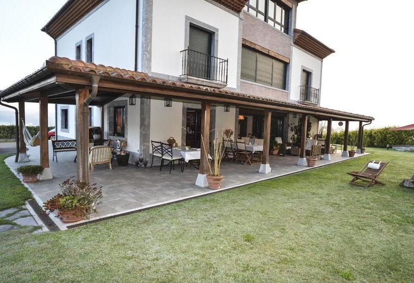 فندق Reina Adosinda