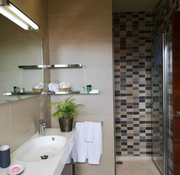 فندق Reina Adosinda