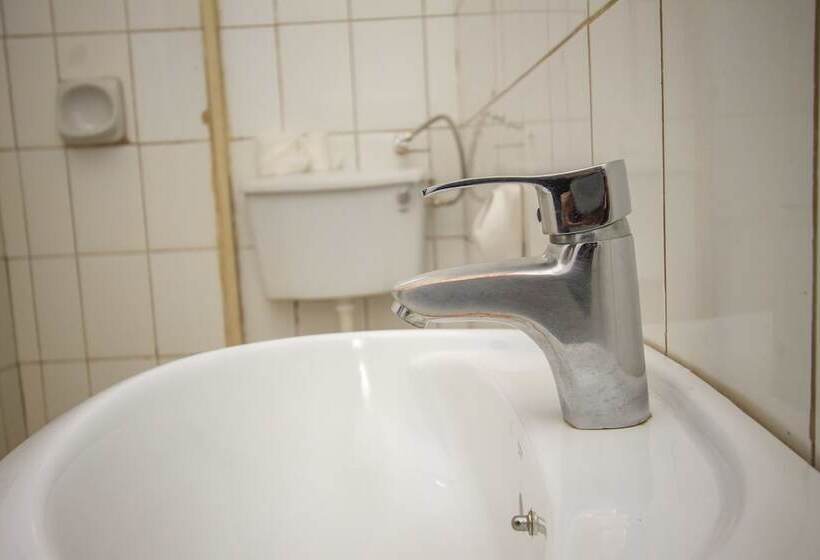 هتل Town Lodge Tororo