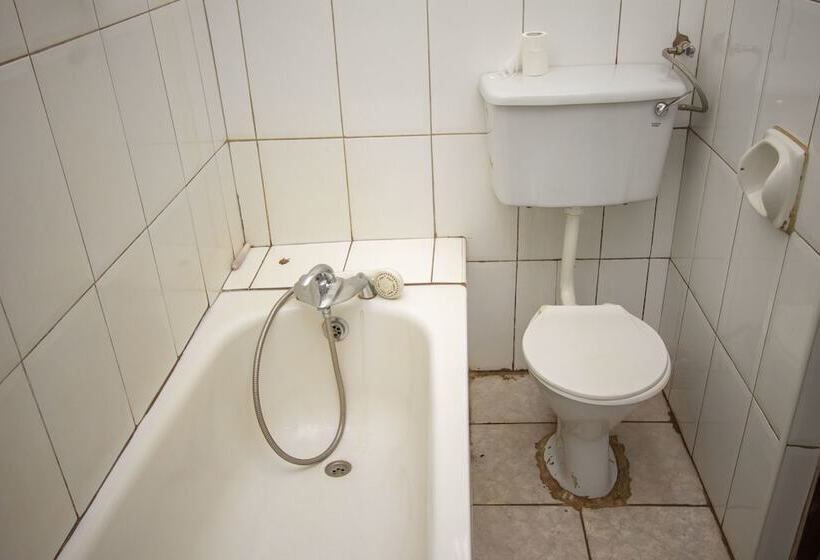 هتل Town Lodge Tororo