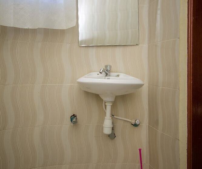 هتل Trek Savannah