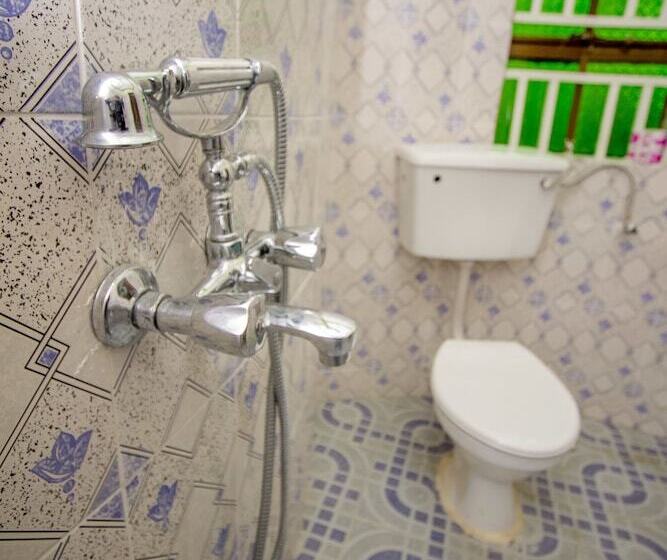 هتل Trek Savannah