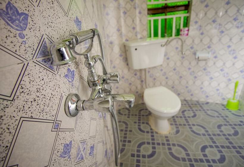 هتل Trek Savannah