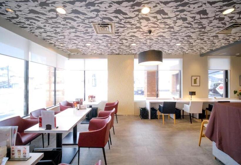 בית מלון כפרי Yuzawa Royal