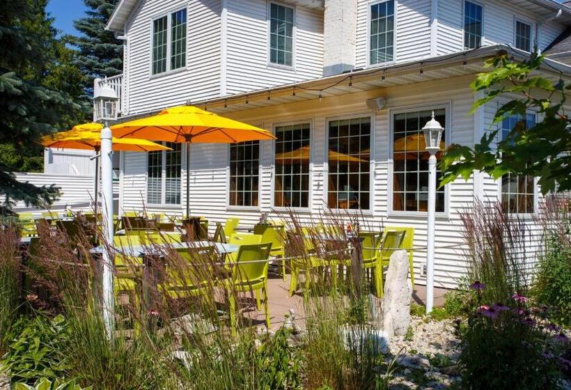 Julie's Park Cafe & Motel