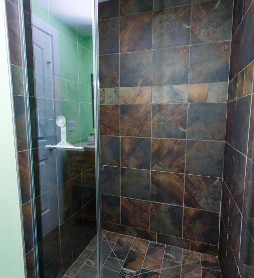 Julie's Park Cafe & Motel