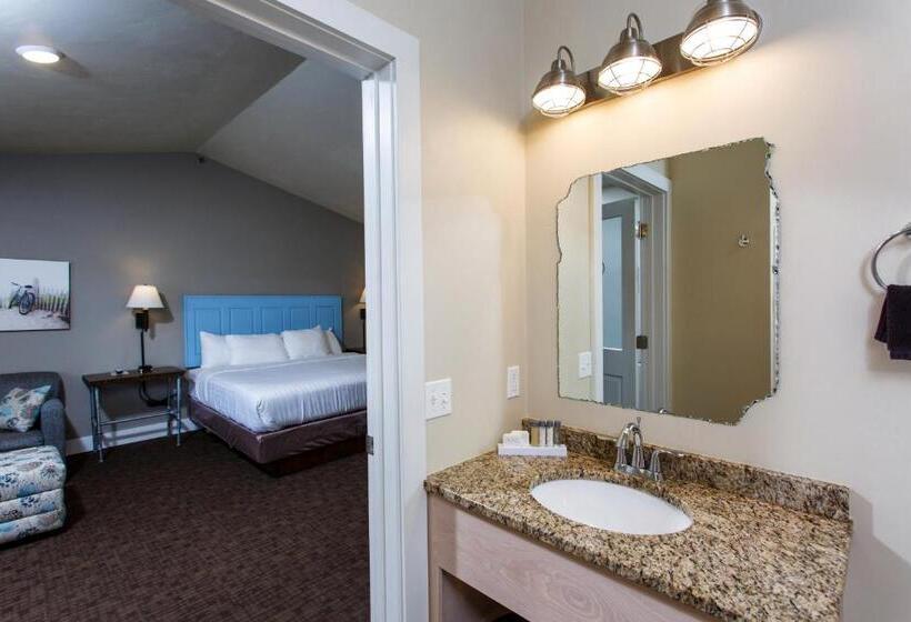 Julie's Park Cafe & Motel