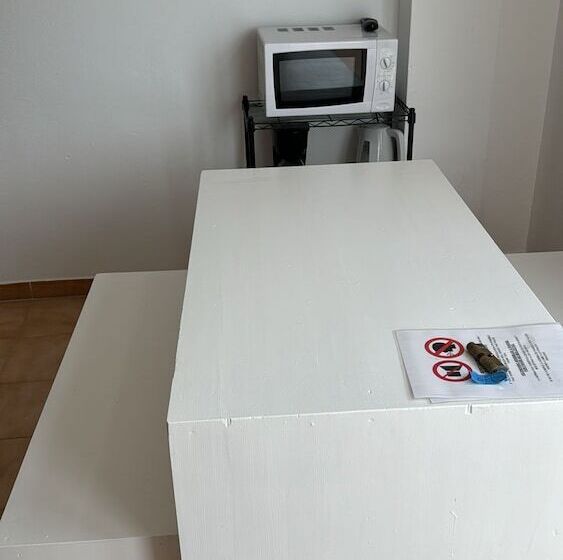 Neighbours Beach Apartments