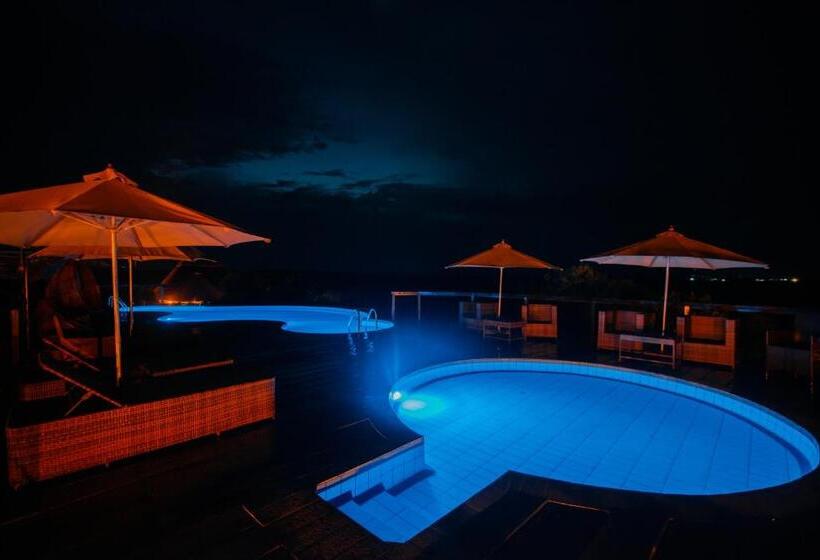 استراحتگاه Buffalo Safari Lodge