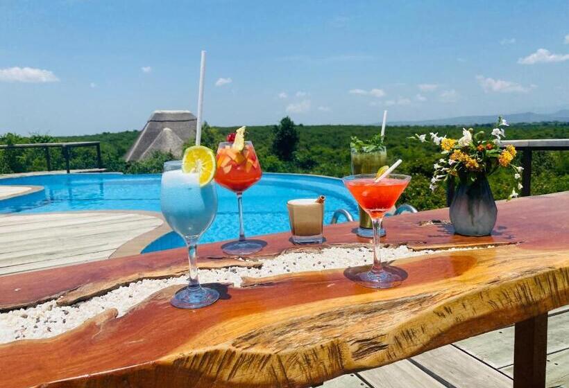 استراحتگاه Buffalo Safari Lodge