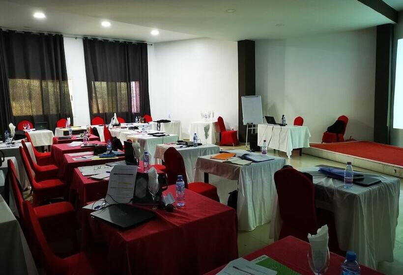 리조트 Hôtel Téléphérique Annaba