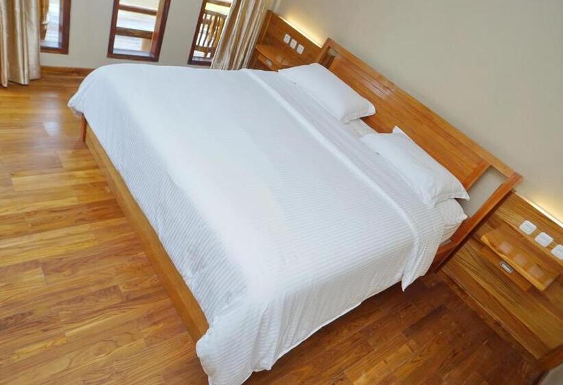 Spring Hill Hotel Ruteng