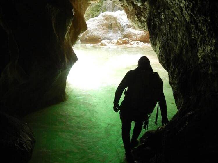 Tantaka   Albergue Los Meleses