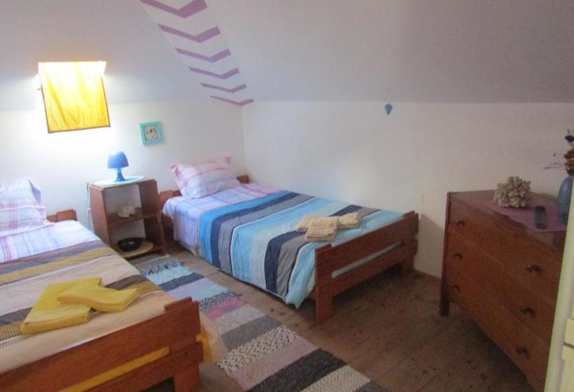 West Coast Surf Hostel