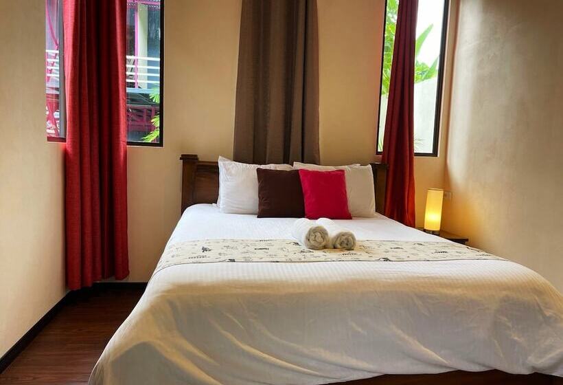 ユースホステル Millenium Manuel Antonio Park And Beach