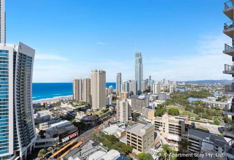 Circle On Cavill   Apartment Stay Private