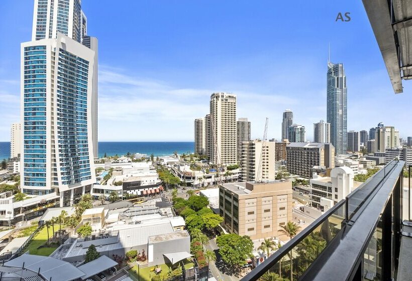 Circle On Cavill   Apartment Stay Private