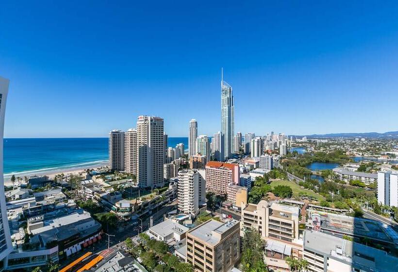 Circle On Cavill   Apartment Stay Private