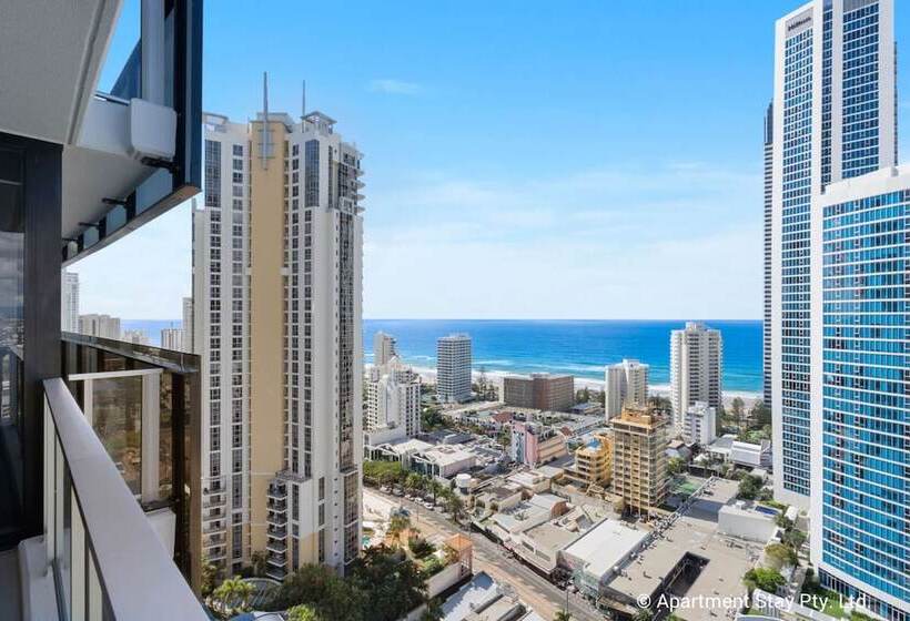 Circle On Cavill   Apartment Stay Private