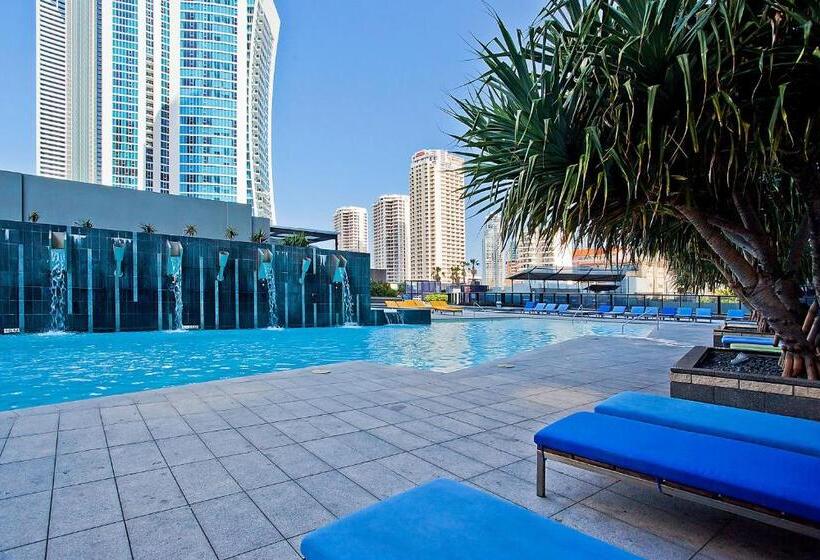 Circle On Cavill   Apartment Stay Private