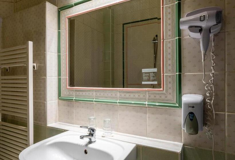 Baross City Hotel   Budapest