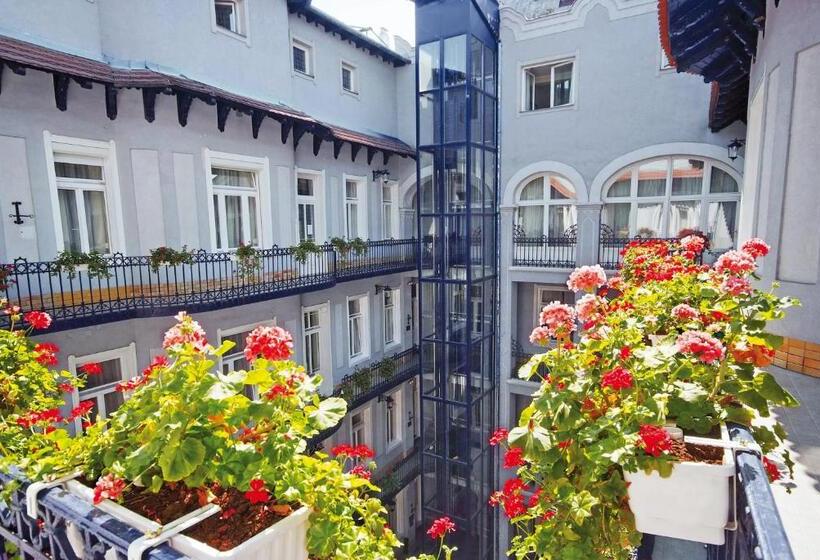 Baross City Hotel   Budapest