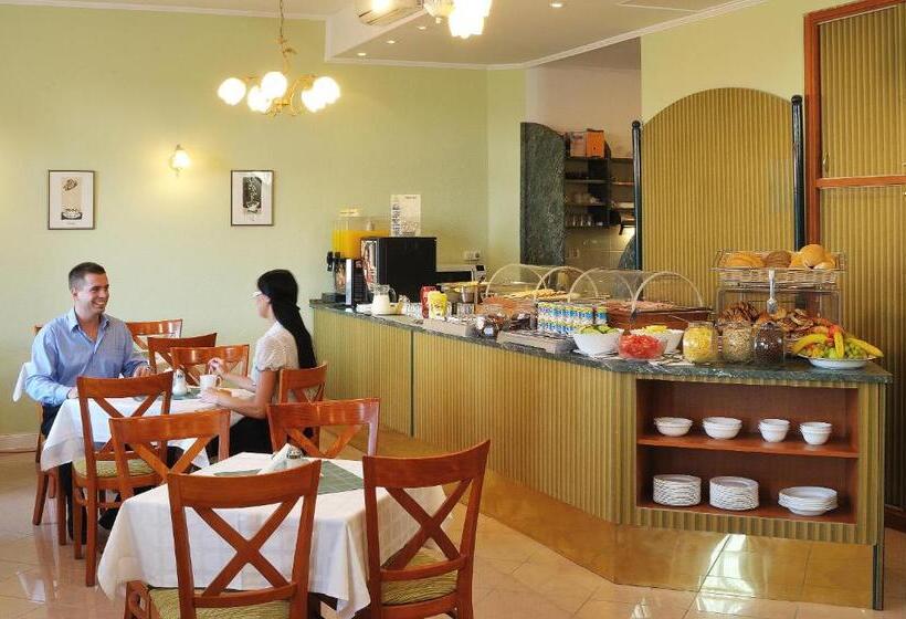 Baross City Hotel   Budapest