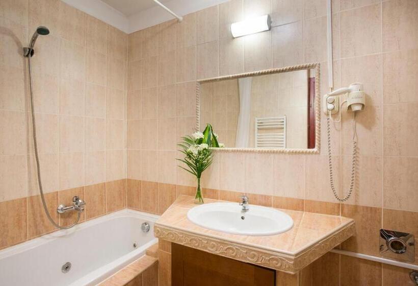 Baross City Hotel   Budapest