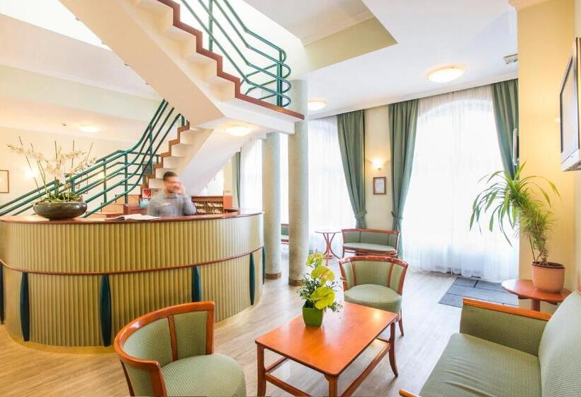 Baross City Hotel   Budapest