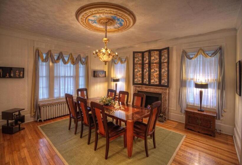 مبيت وإفطار Bluefield Inn, A Select Registry Propery