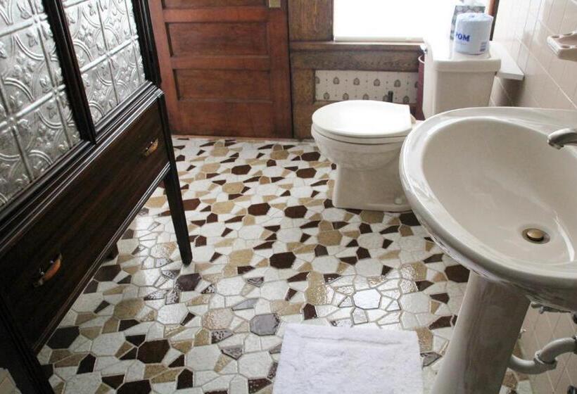 민박 Bluefield Inn, A Select Registry Propery