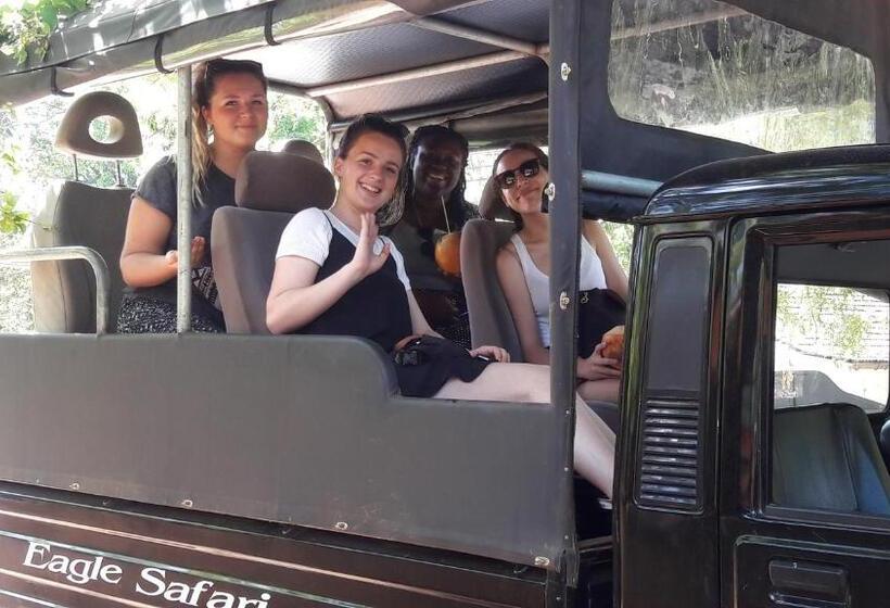 Bed and Breakfast Nature Lovers Safari Resort