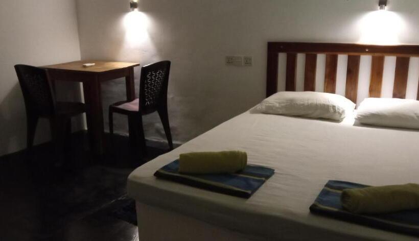 Bed and Breakfast Nature Lovers Safari Resort