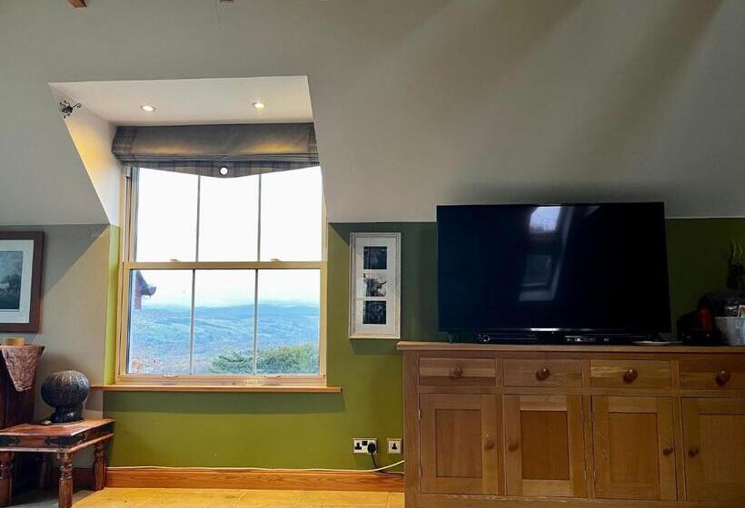 مبيت وإفطار Errichel House And Cottages