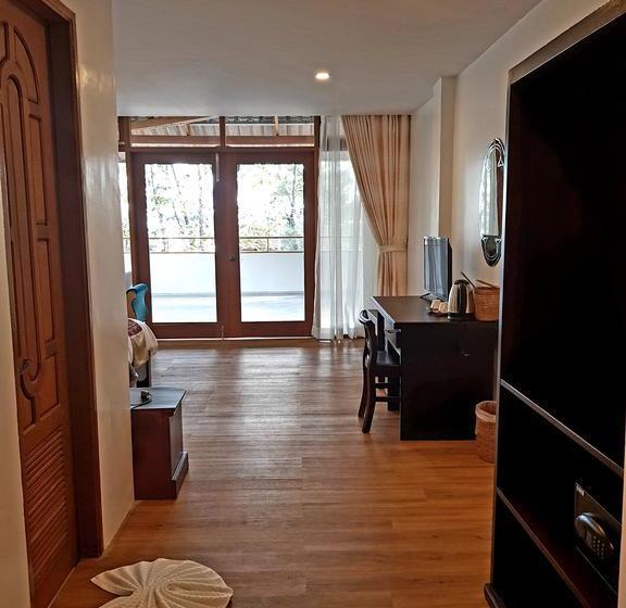 Coconut Island Resort