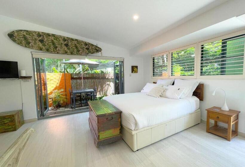 Driftwood Villa S   Scotts Head