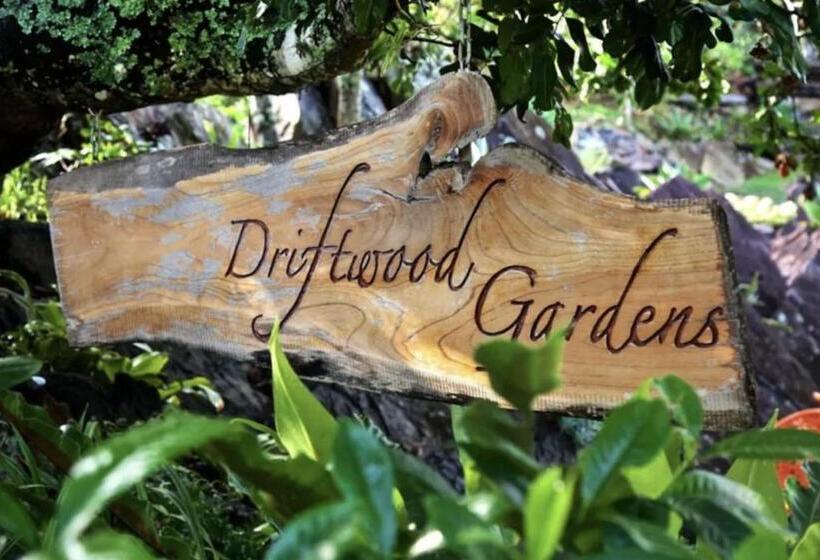 Driftwood Villa S   Scotts Head