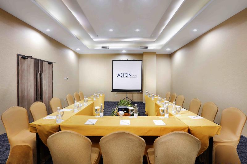 호텔 Aston Inn Pandanaran